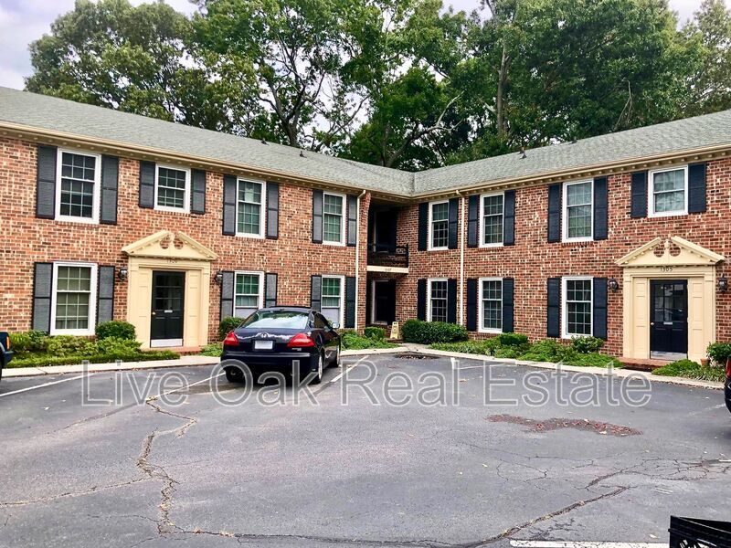 Primary Photo - 1307 Cypress Ave