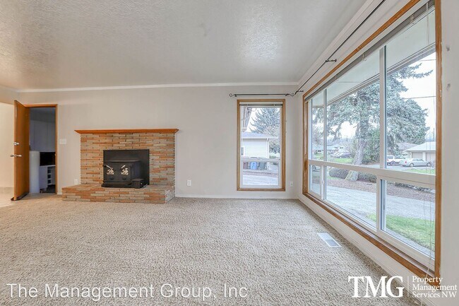 Foto del edificio - 3 br, 1 bath House - 4001 Gifford Place