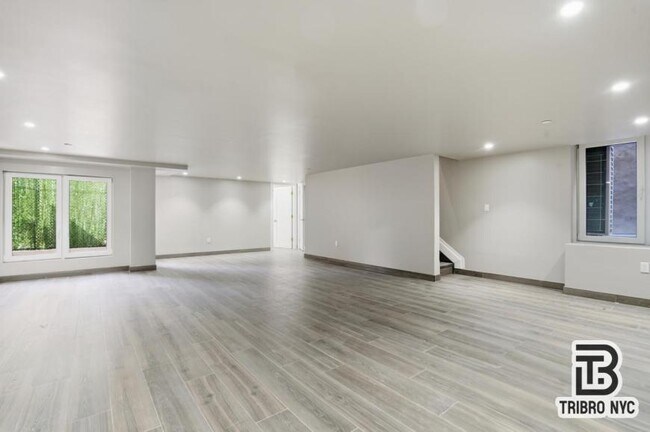 Foto del edificio - 4 bedroom in BROOKLYN NY 11222