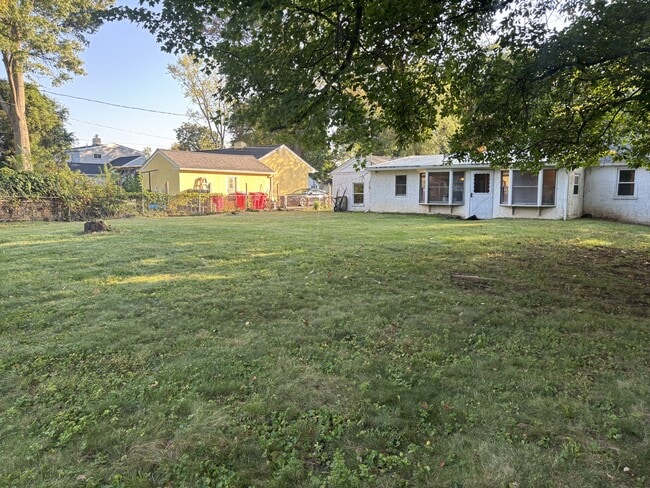 Building Photo - 1043 Thrush Ln
