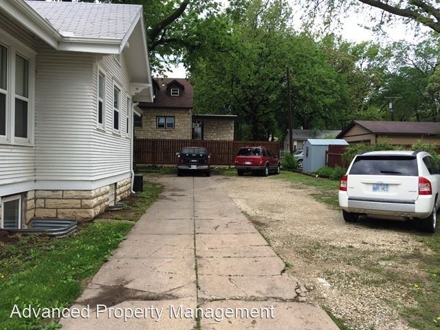 4 br, 2 bath House - 1700 Poyntz Ave. - 4