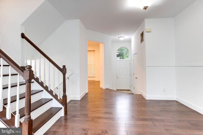 Building Photo - 6021 Riddle Walk