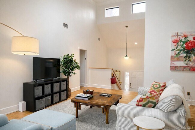 Foto del edificio - 194 Westchester Ave