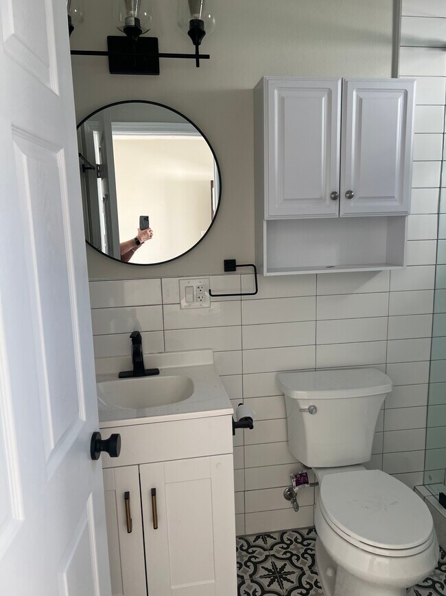 DESIGNER TOUCHES - 240 N 4th St