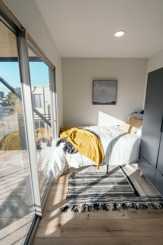 Bedroom - 2729 Dwight LP