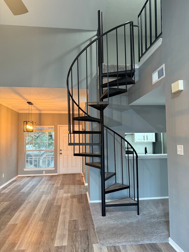 Foto principal - 7151 Gaston Ave