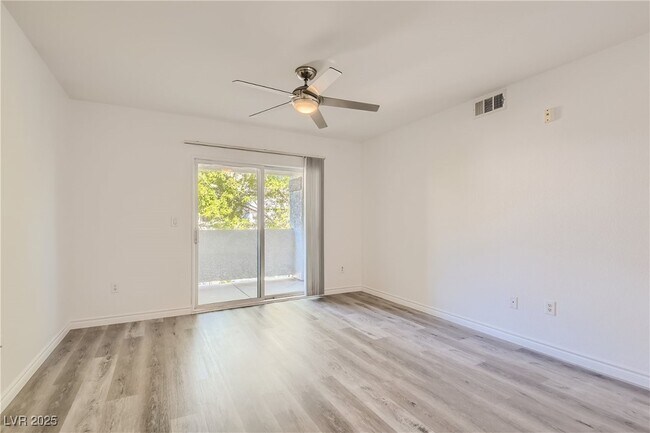 Foto del edificio - 7255 W Sunset Rd