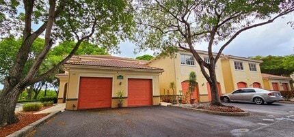 Building Photo - 2452 Centergate Dr