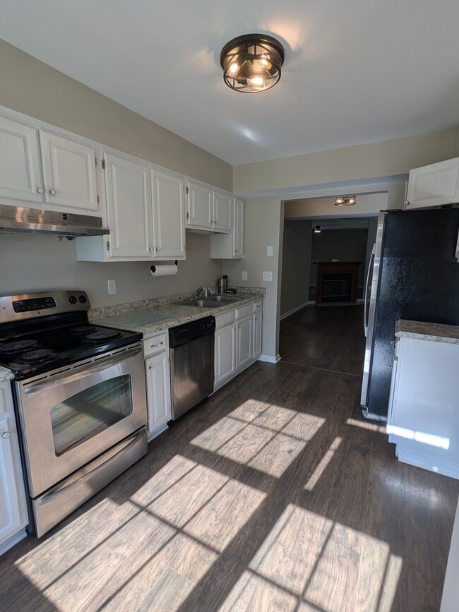 Building Photo - 105 Heather Way