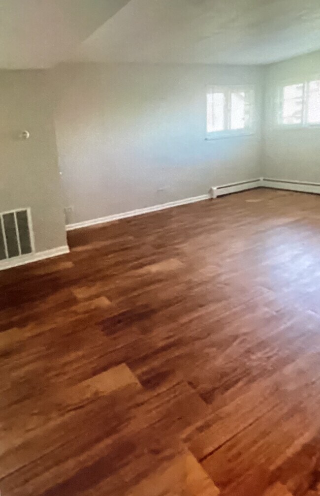 Foto del edificio - 9504 Lawrence Ct