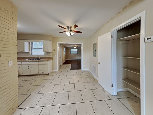 Building Photo - Great Home!
