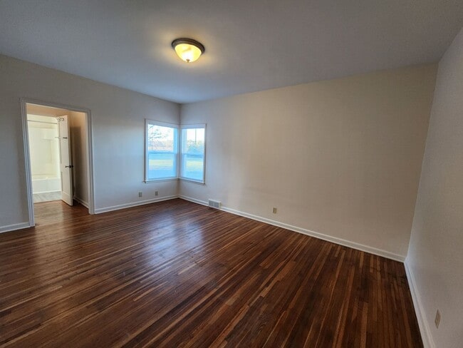 Building Photo - 2056 S McCullough Pl