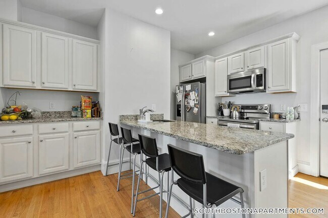 Foto del edificio - 393 E 5th St