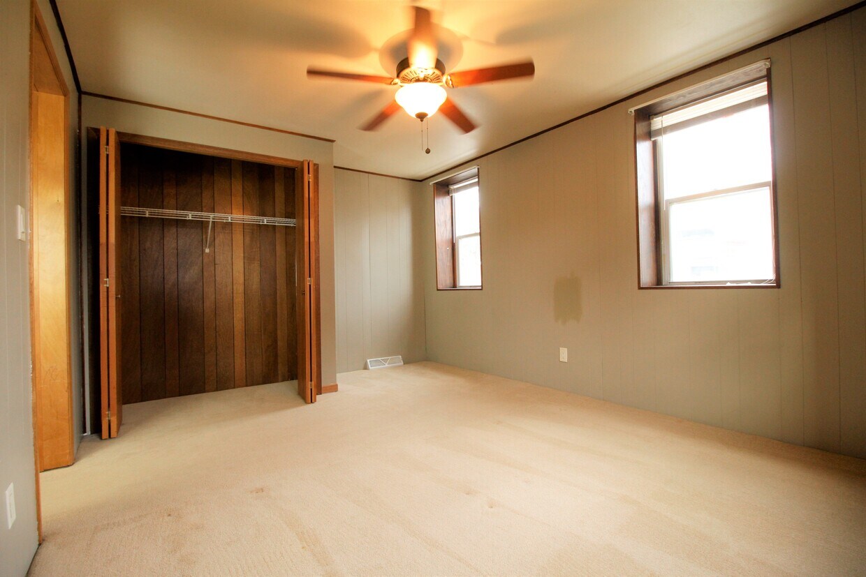 406 Jackson St Unit A, Sauk City, WI 53583 Apartments in Sauk City