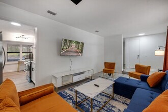 Building Photo - 2412 Talco Hills Dr