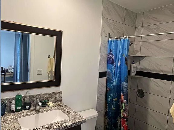 Foto del edificio - 119 S Curtis Ave