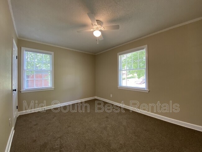 Building Photo - 3162 St Charles Dr