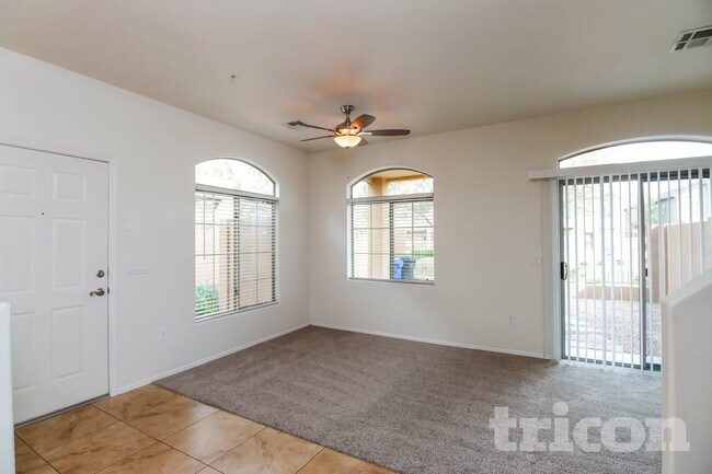 Foto del edificio - 1350 S Greenfield Rd
