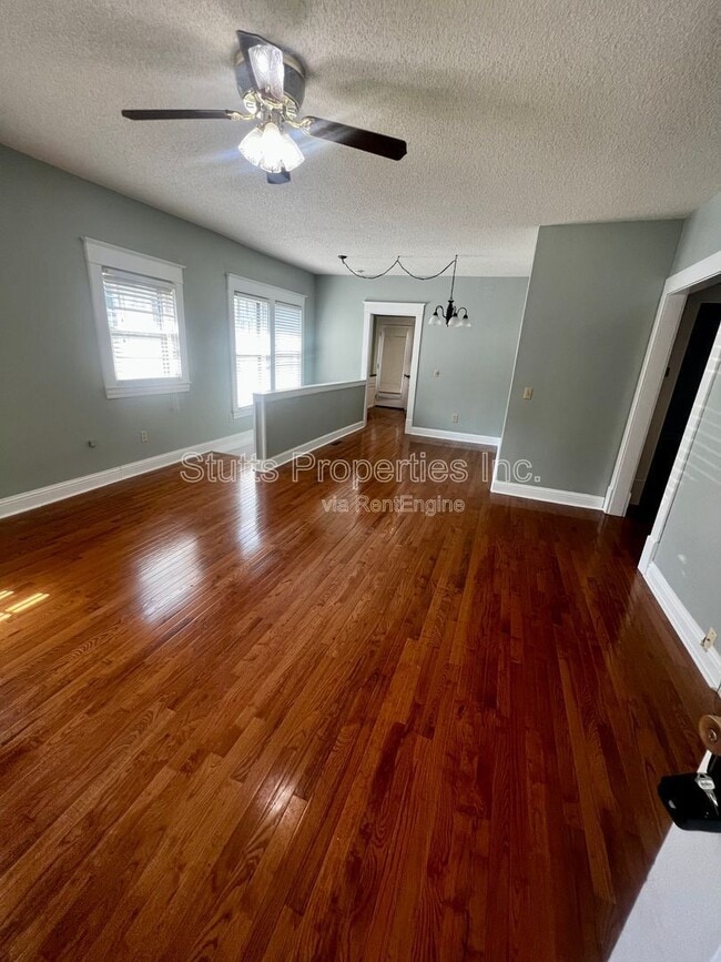 Building Photo - 209 Mattielou St