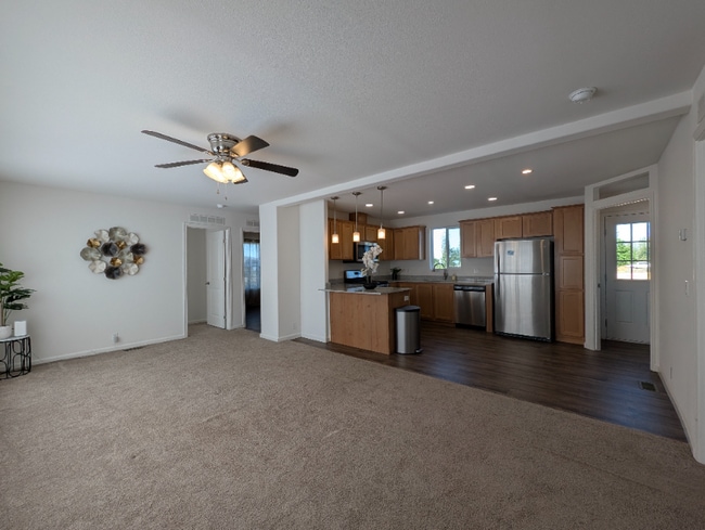 Foto del edificio - 5969 Sawmill Rd