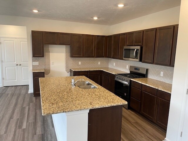 Foto del edificio - 990 Marissa Dr