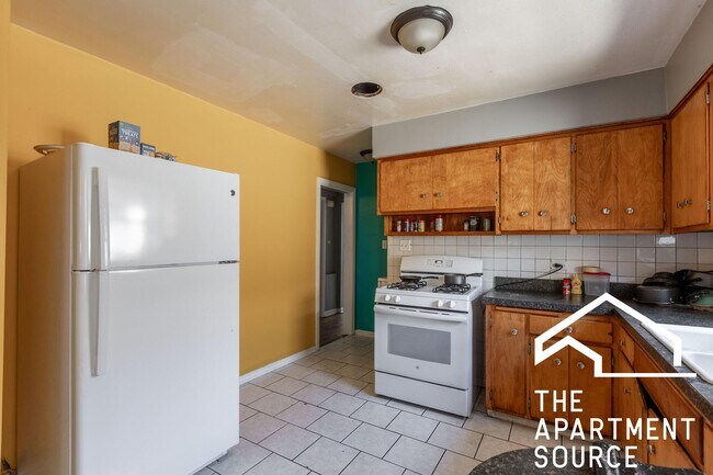 Building Photo - 125 Custer Ave