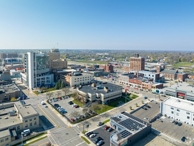 The West Side Pontiac neighborhood is attracting businesses and new residents.