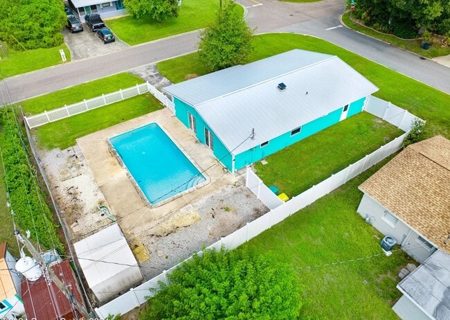 Building Photo - 4189 Hammock Dr