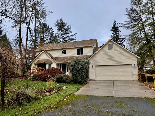 Foto del edificio - This Charming 3-Bedroom, 2.5-Bathroom Home, Spanning 1878 Square Feet, Offers Gorgeous Hardwood F...