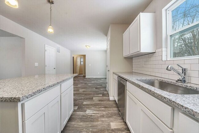 Building Photo - 7235 Heartwood Ct