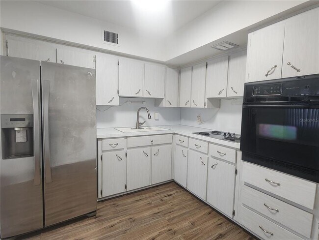 Foto del edificio - 2464 Australia Way E