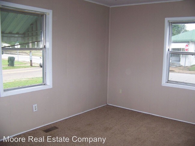 Foto del edificio - 3 br, 2 bath House - 302 Elm