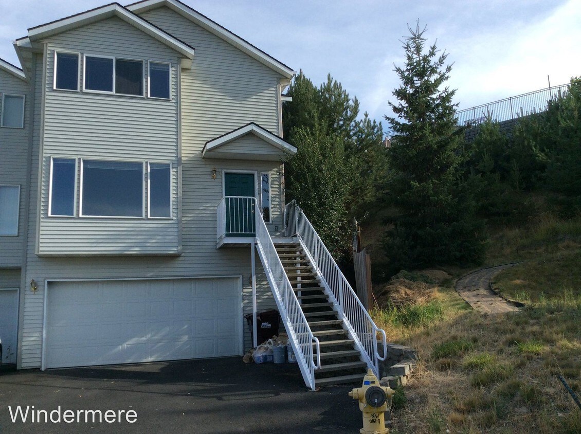 Primary Photo - 3 br, 2.5 bath House - 2430 NW Granite Court