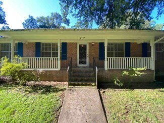 Building Photo - 2507 Waldemar Ln