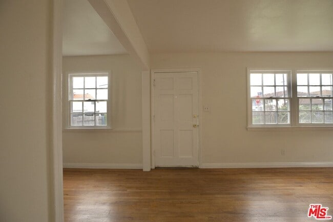 Building Photo - 3400 Mentone Ave