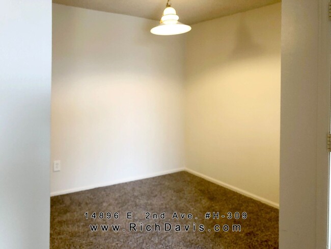 Foto del edificio - 2 bed, 2 bath with washer/dryer hookup.  G...