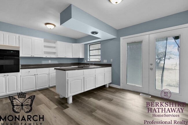 Building Photo - 3 Bedroom Home For Rent