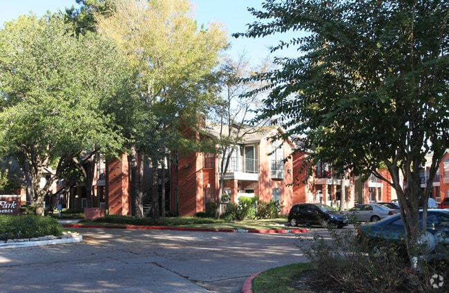 Redford Park - The Reston Apartments