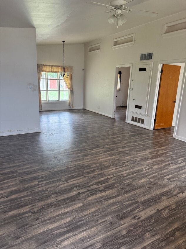 Building Photo - 2 Bedroom home in Sweetwater!