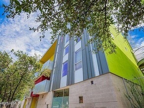 Building Photo - 1111 W University Dr