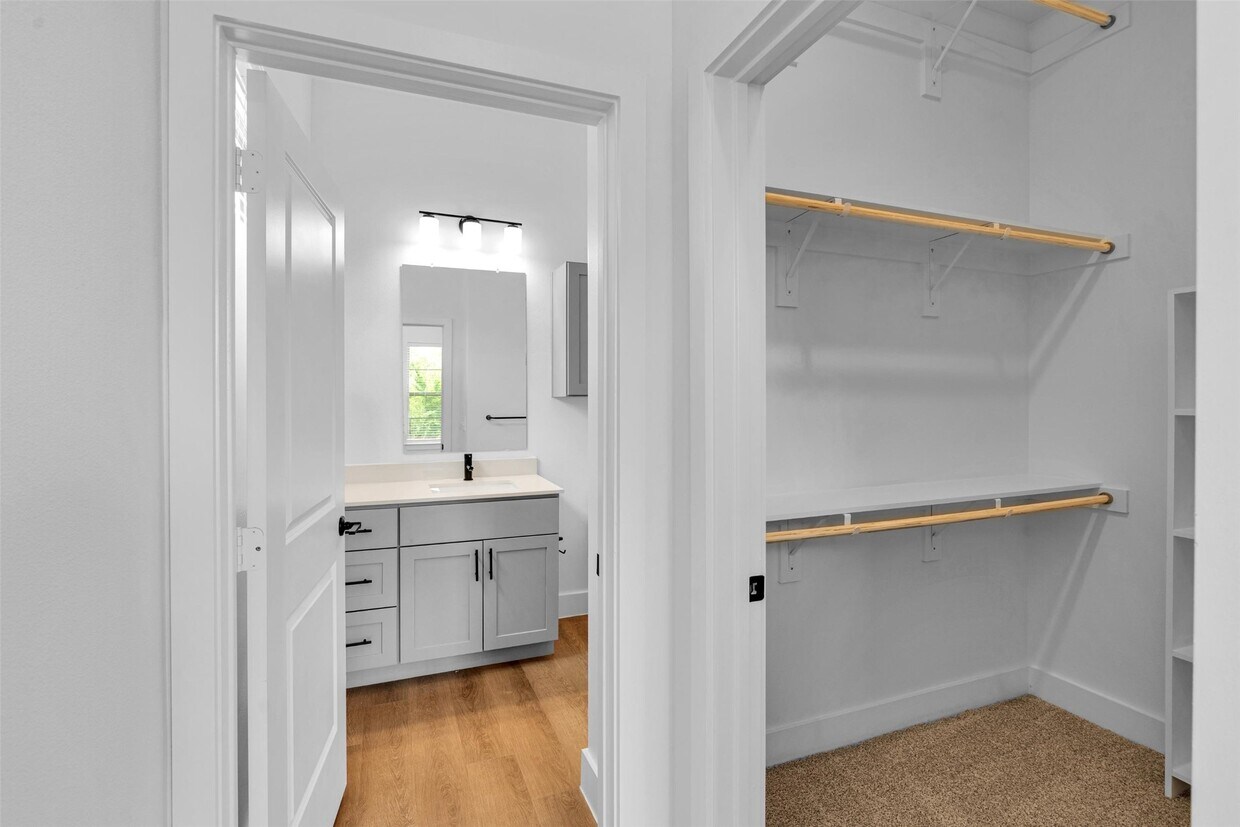 Foto principal - 1513A Provident Dr