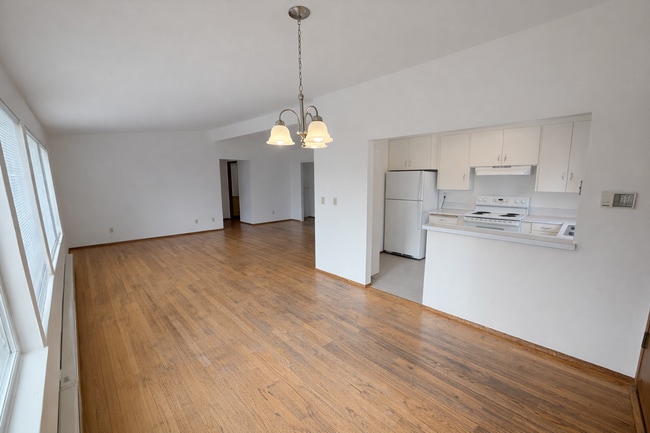 Building Photo - 3bd/3ba Seattle Home