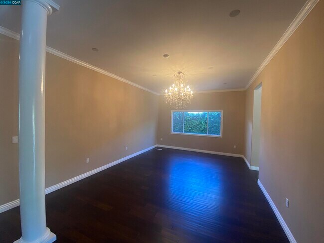 Foto del edificio - 2075 Trestle Glen Rd