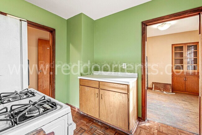 Foto del edificio - 328 N Post Rd