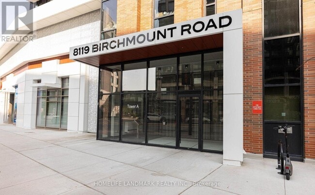 Photo du bâtiment - 8119 Birchmount Rd