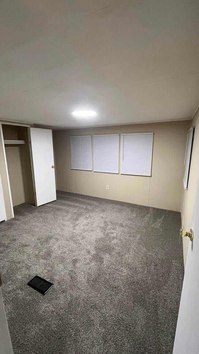 Foto del edificio - 606 S Oak Forest Rd