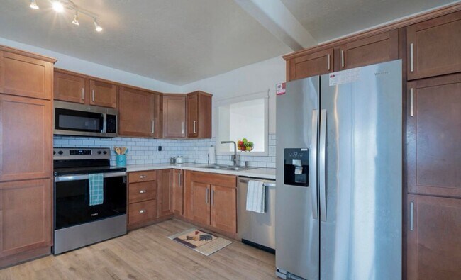 Foto del edificio - Remodeled 3 bed 2 bath home in Coolidge!