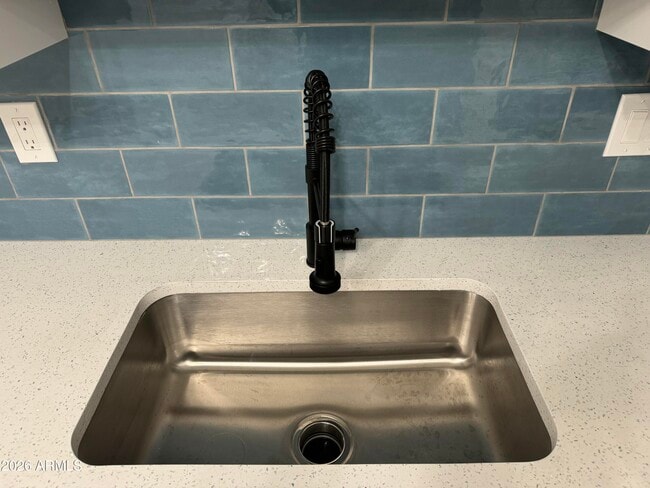 Foto del edificio - 450 N Williams