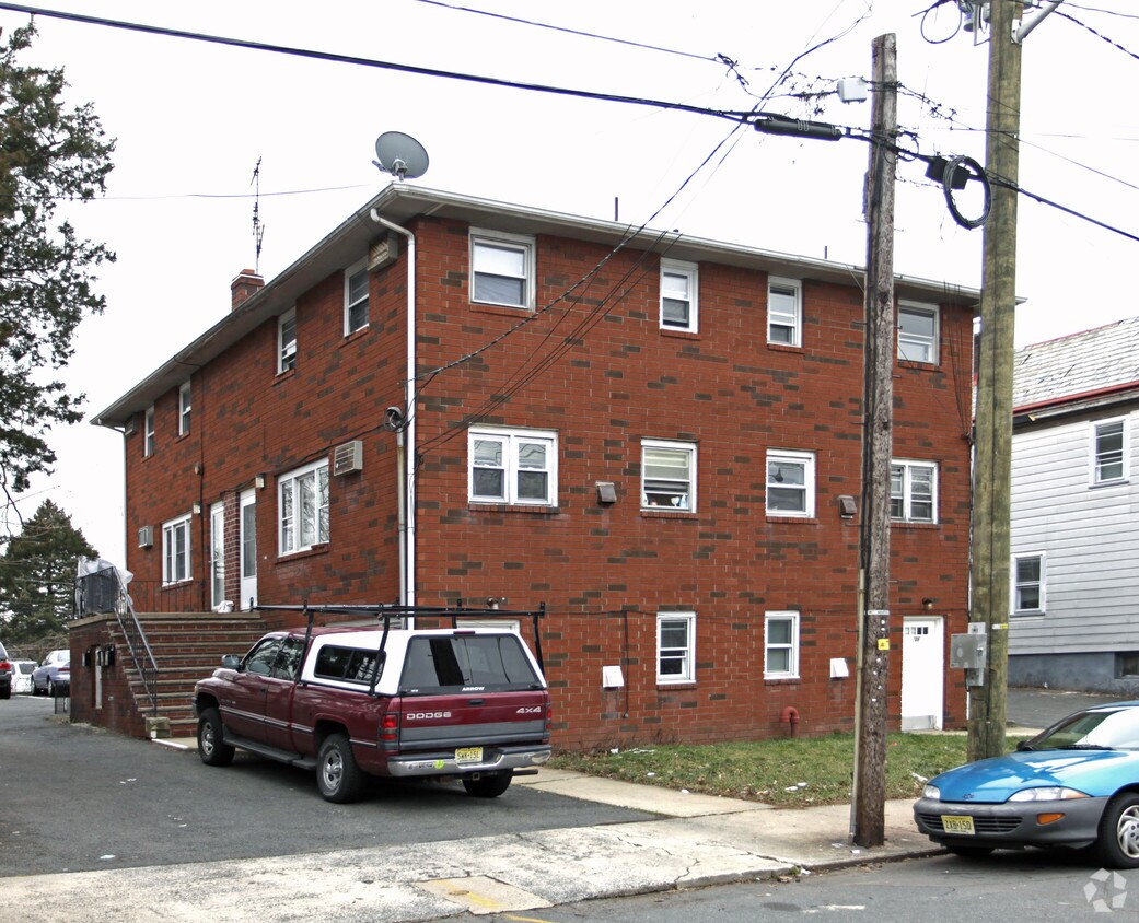 Foto del edificio - 70 Delafield St