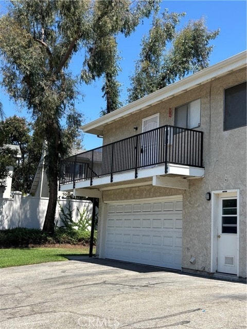 Foto principal - 3221 N White Ave
